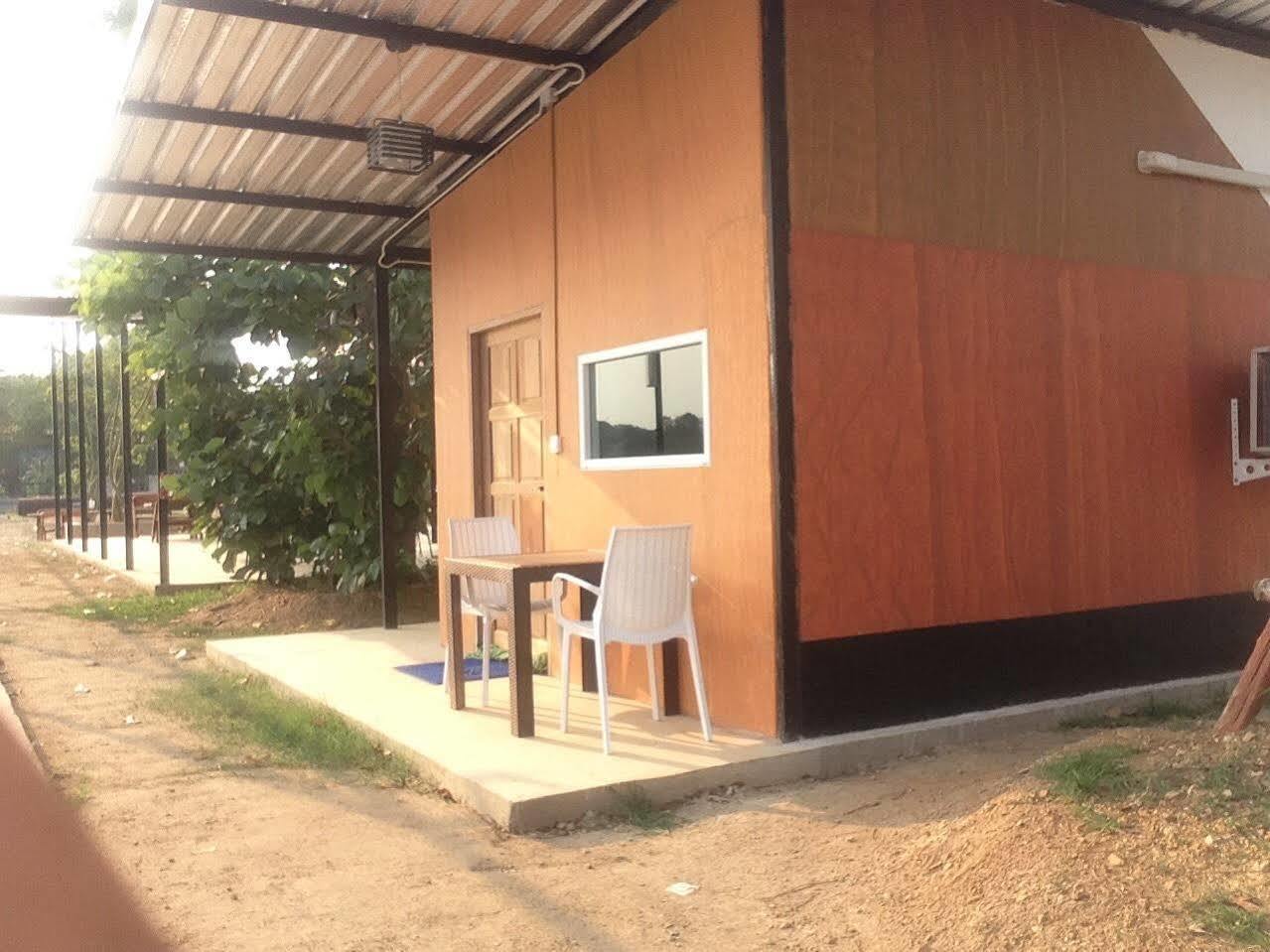 The Riverpool Resort And Spa Kanchanaburi Buitenkant foto