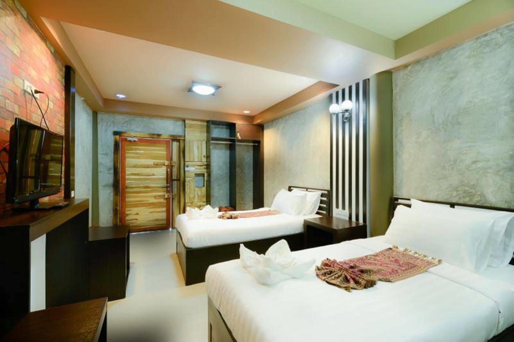 The Riverpool Resort And Spa Kanchanaburi Buitenkant foto